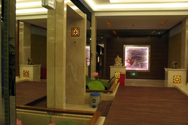 悠享成都罗曼桑拿，尽享养生时光(成都罗曼酒店)